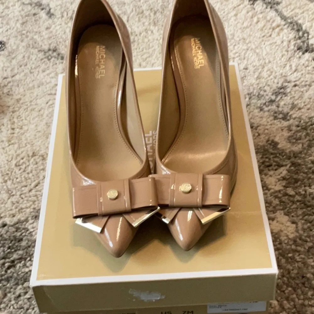 Michael Kors Nude Heels - Picture 1 of 8